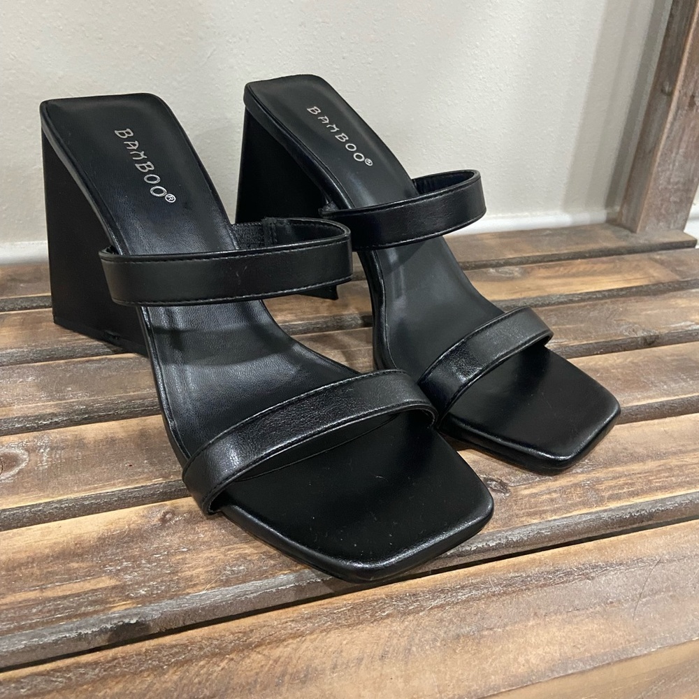 Bamboo Black Heels - Picture 2 of 4